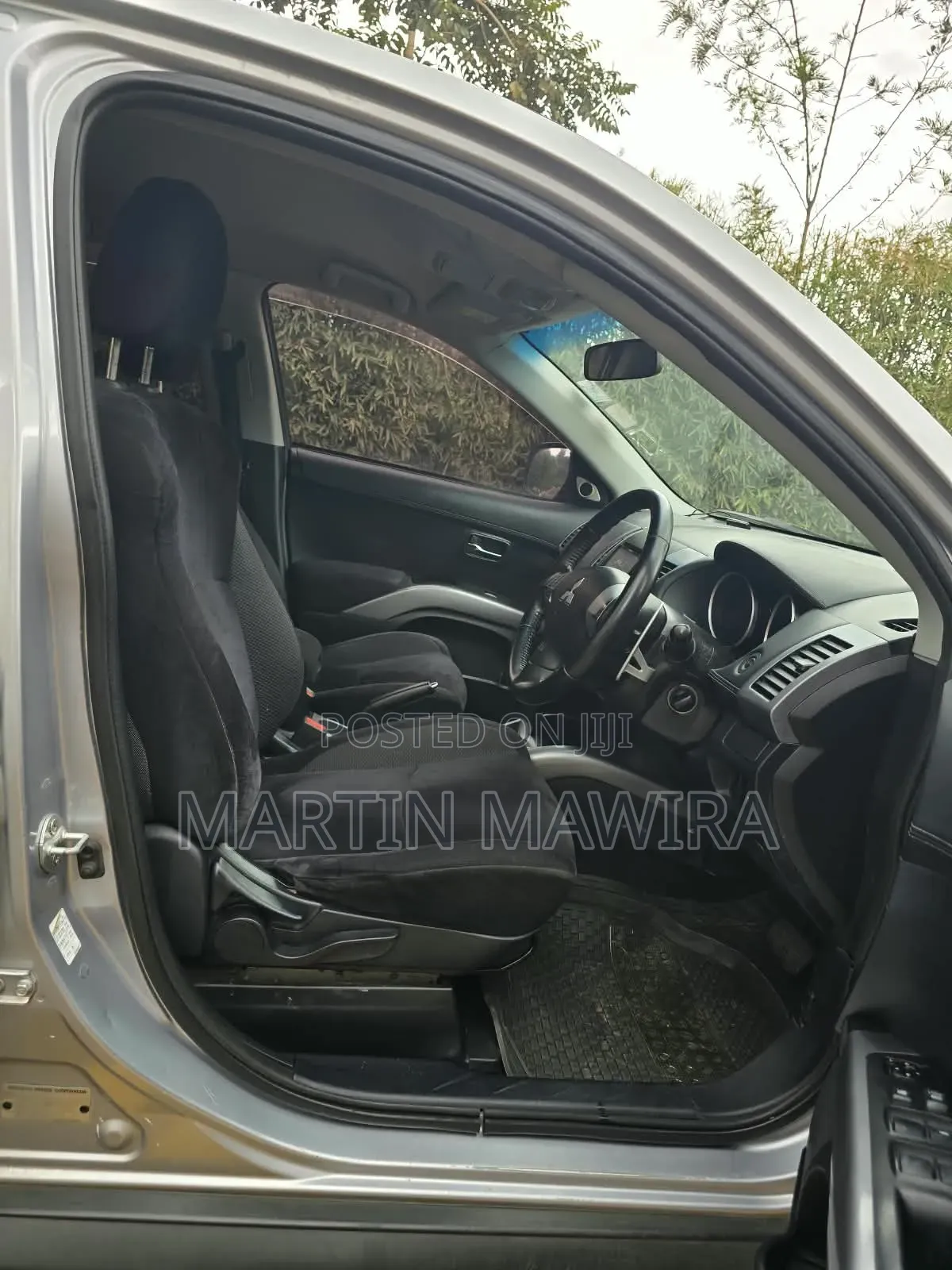 Mitsubishi Outlander 2012 Silver