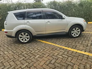 Mitsubishi Outlander 2012 Silver