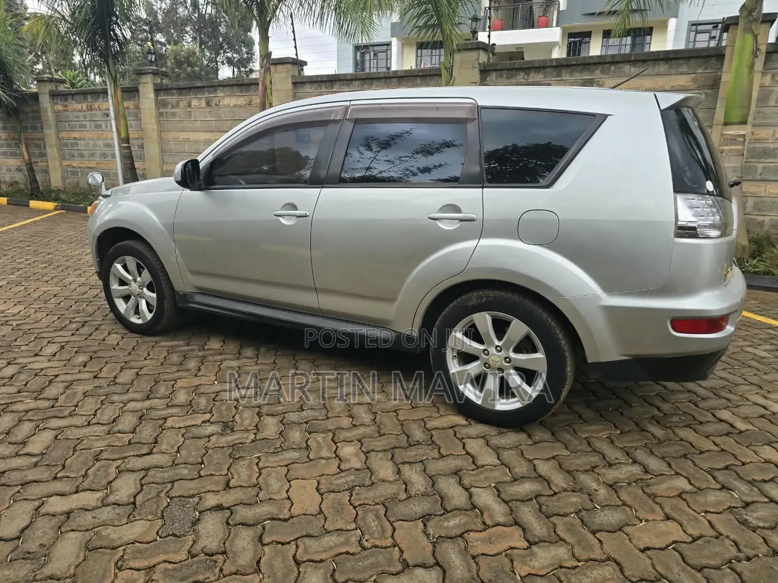 Mitsubishi Outlander 2012 Silver