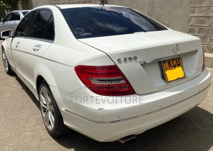 Mercedes-Benz C250 2011 White