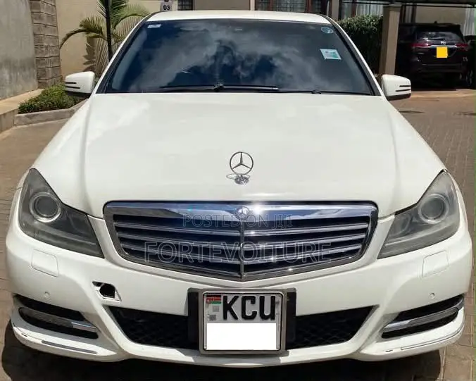 Mercedes-Benz C250 2011 White