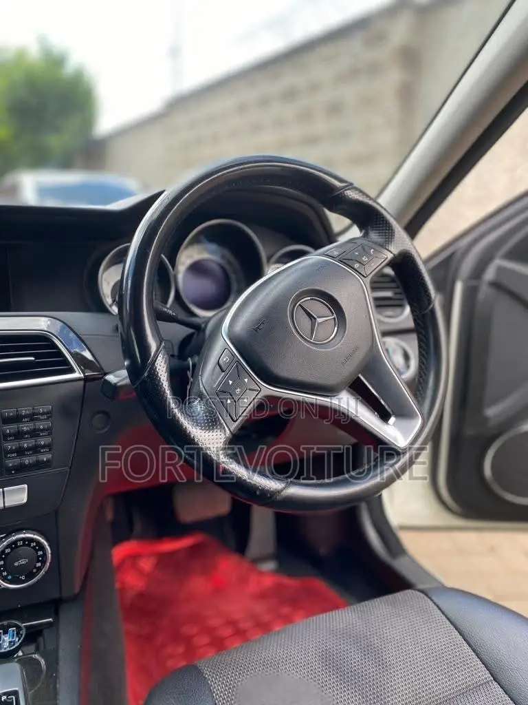 Mercedes-Benz C250 2011 White