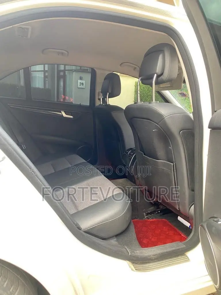 Mercedes-Benz C250 2011 White
