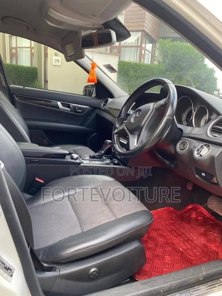 Mercedes-Benz C250 2011 White
