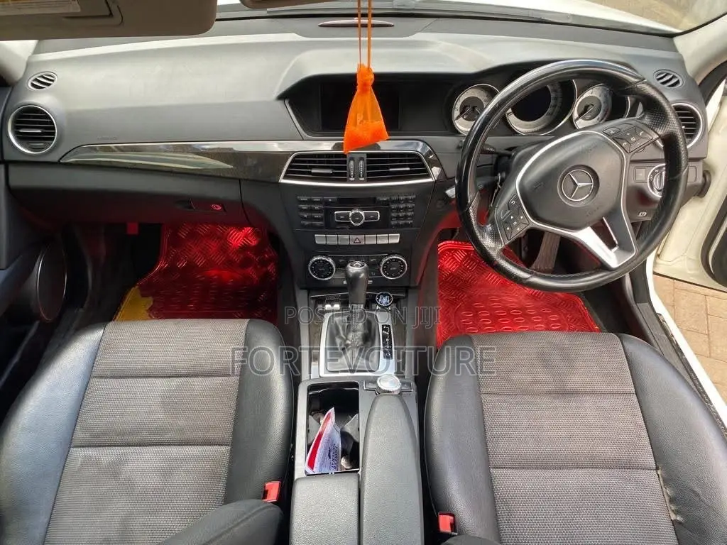 Mercedes-Benz C250 2011 White