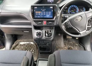 Toyota Voxy 2014 Blue