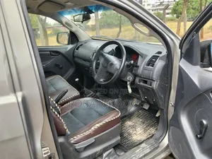 Isuzu D-MAX 2022 Beige