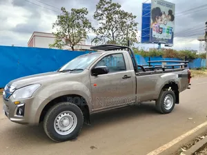 Isuzu D-MAX 2022 Beige