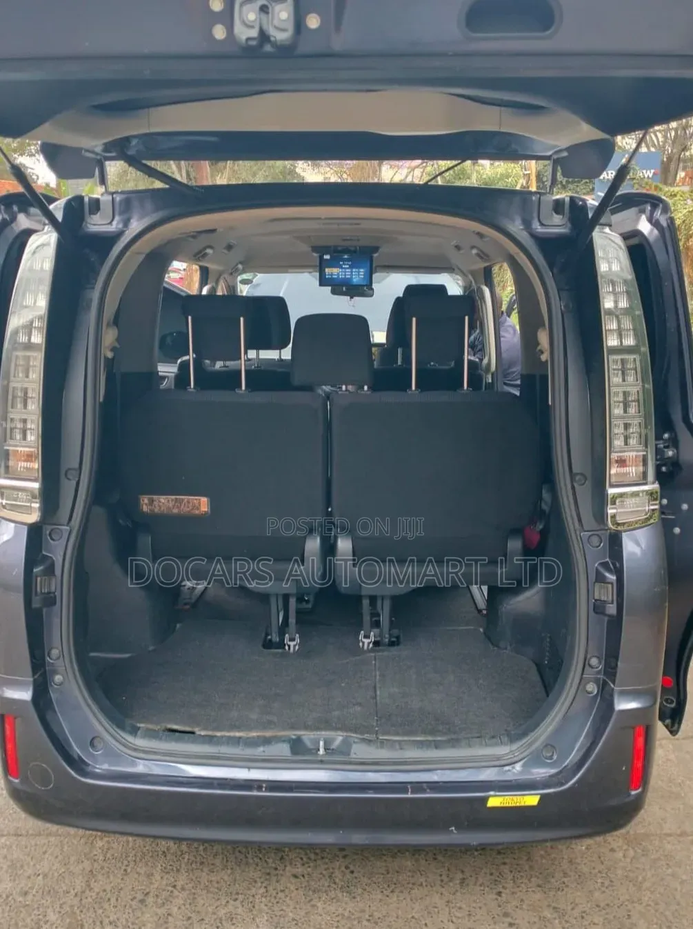 Toyota Voxy 2014 Blue