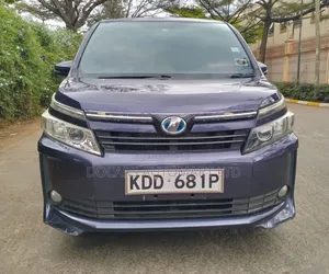 Toyota Voxy 2014 Blue