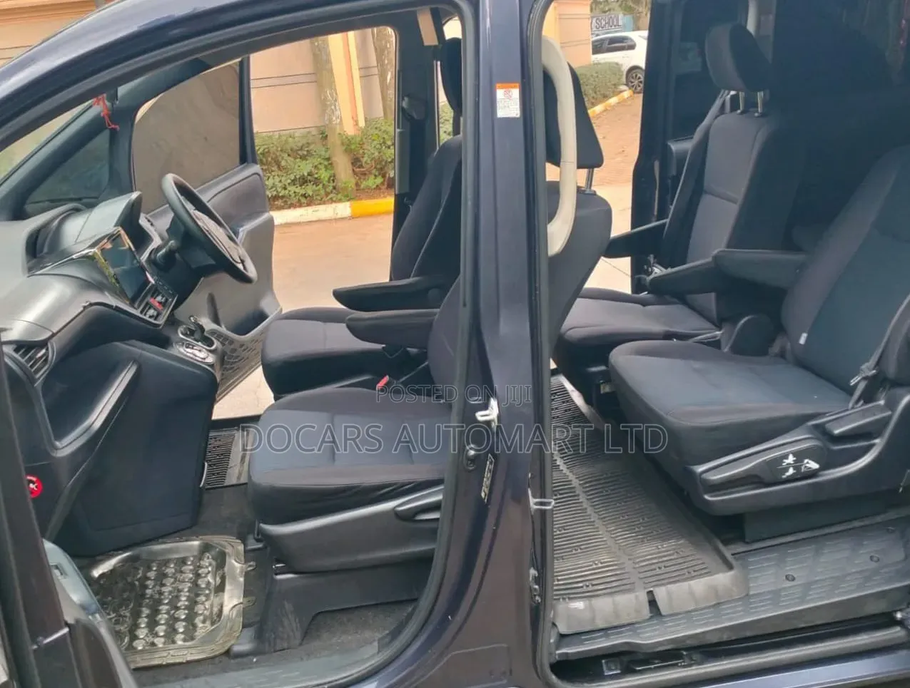 Toyota Voxy 2014 Blue