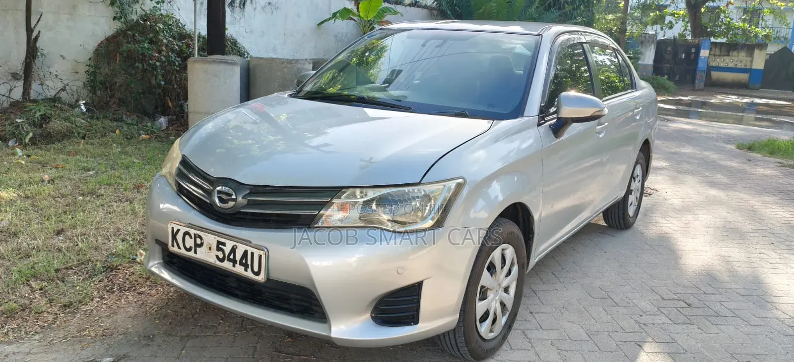 Toyota Axio 2010 Silver
