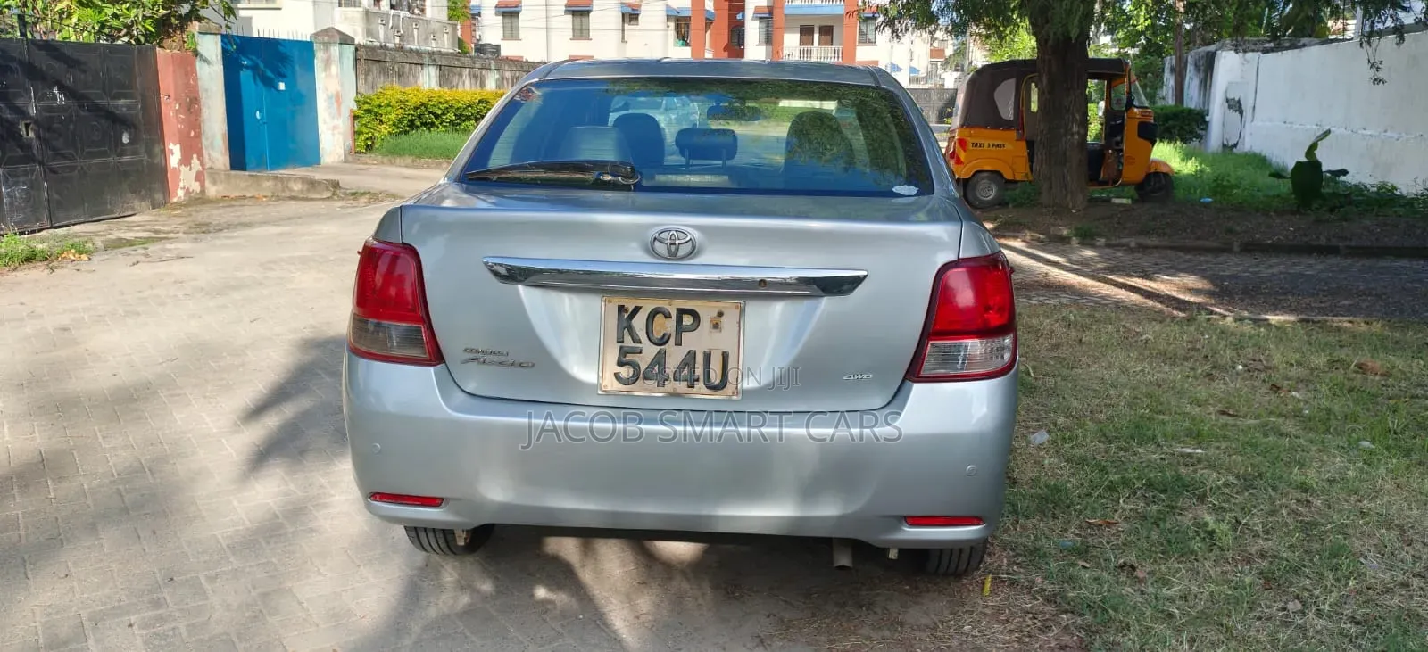 Toyota Axio 2010 Silver