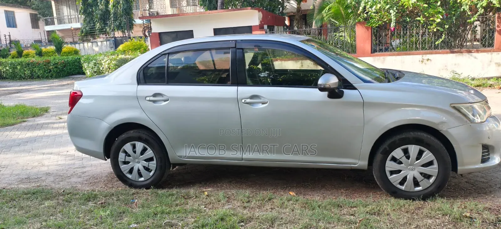 Toyota Axio 2010 Silver
