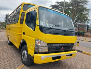 Mitsubishi Fuso Canter 2014 Yellow