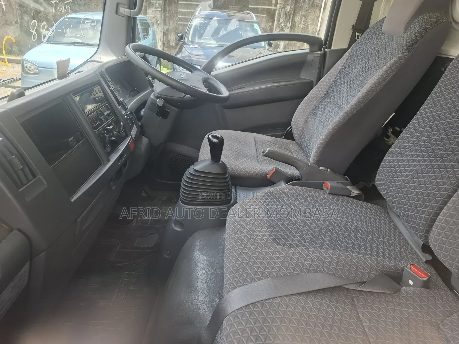 Isuzu Elf 2019
