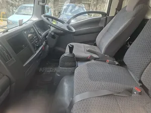 Isuzu Elf 2019