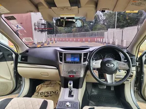Subaru Outback 2.5i 2011 Silver