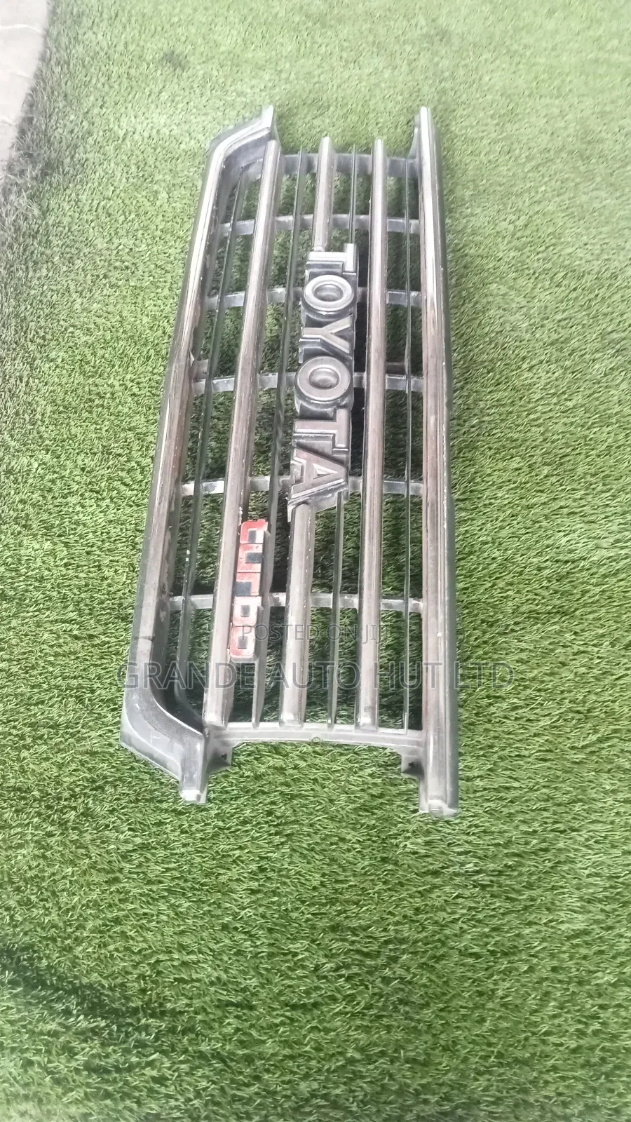 Toyota Land Cruiser Grill