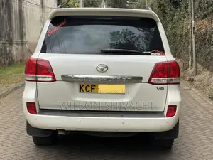Toyota Land Cruiser 2008 White