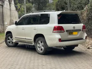 Toyota Land Cruiser 2008 White