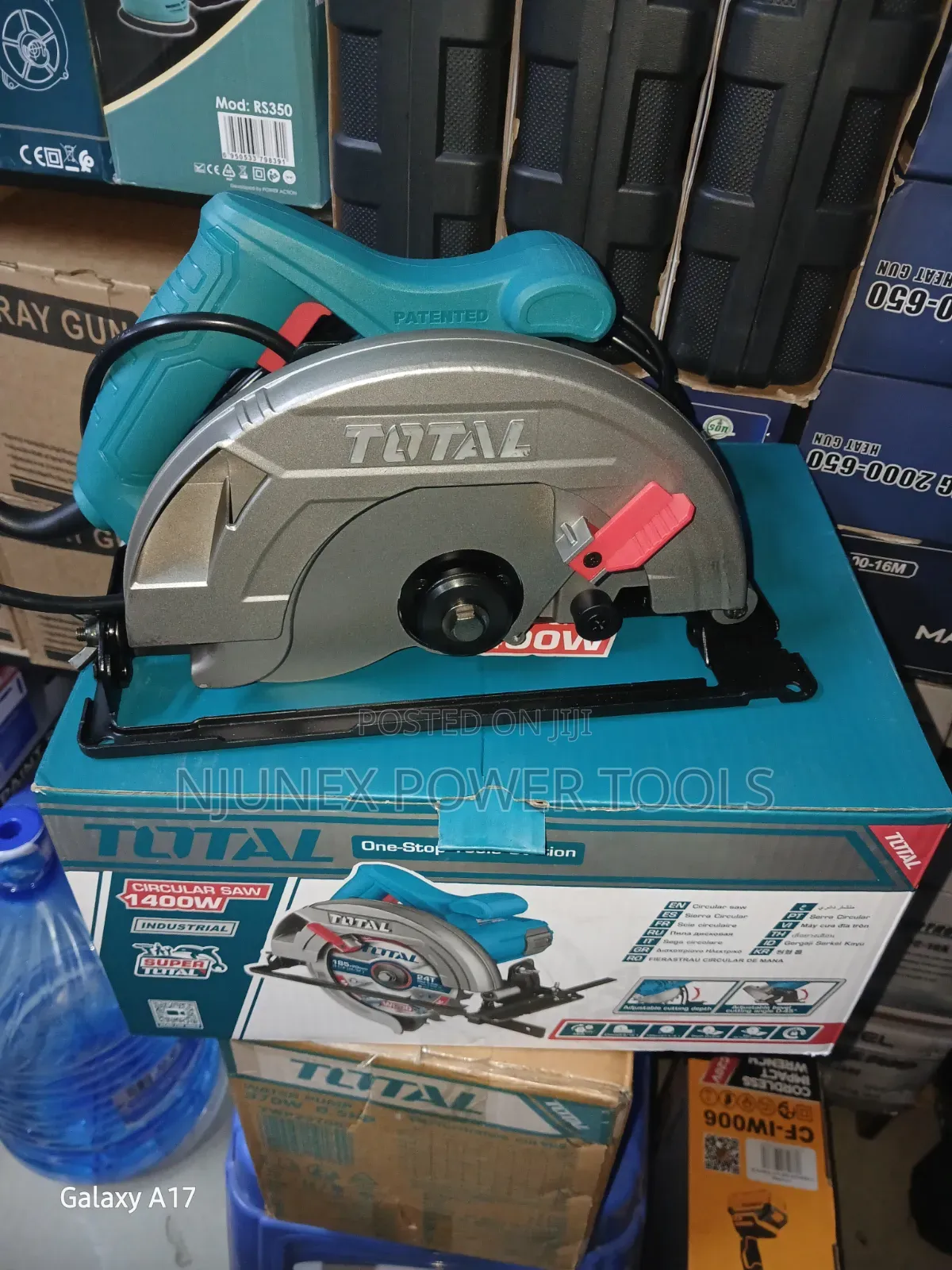 Total 1400W Industrial Circular Saw