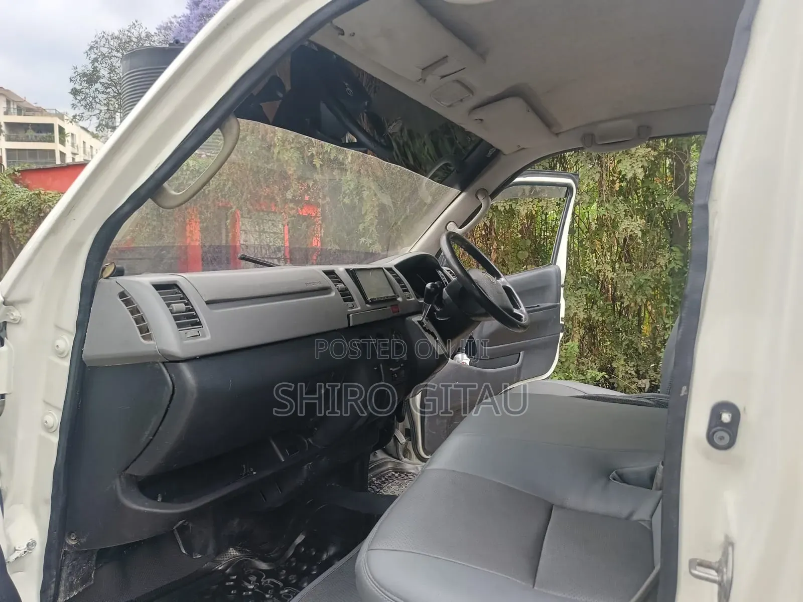 Toyota HiAce 2012 White
