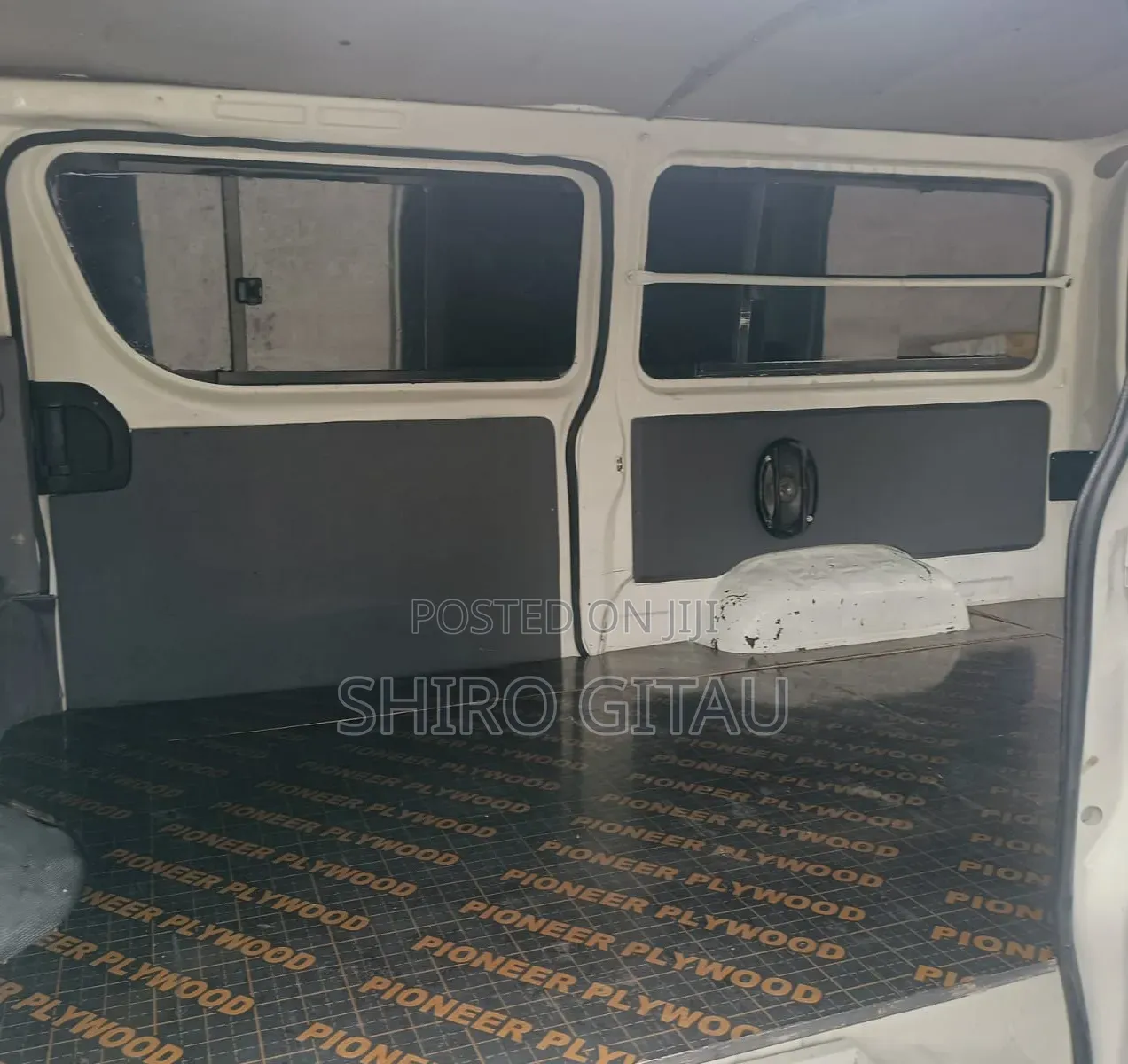 Toyota HiAce 2012 White