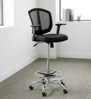 Ergonomic Black Counter Stool Kenya – Comfortable Modern Bar Seat