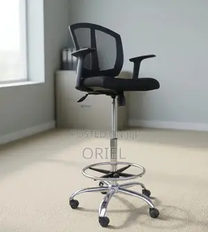 Ergonomic Black Counter Stool Kenya – Comfortable Modern Bar Seat