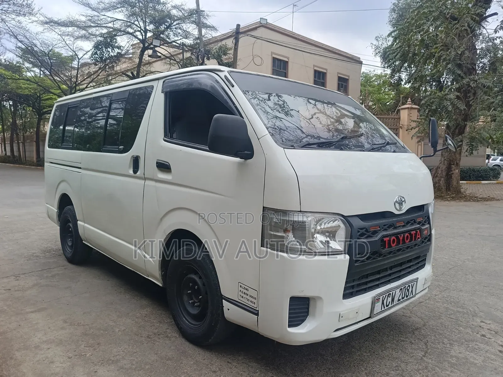 Toyota HiAce 2012 White