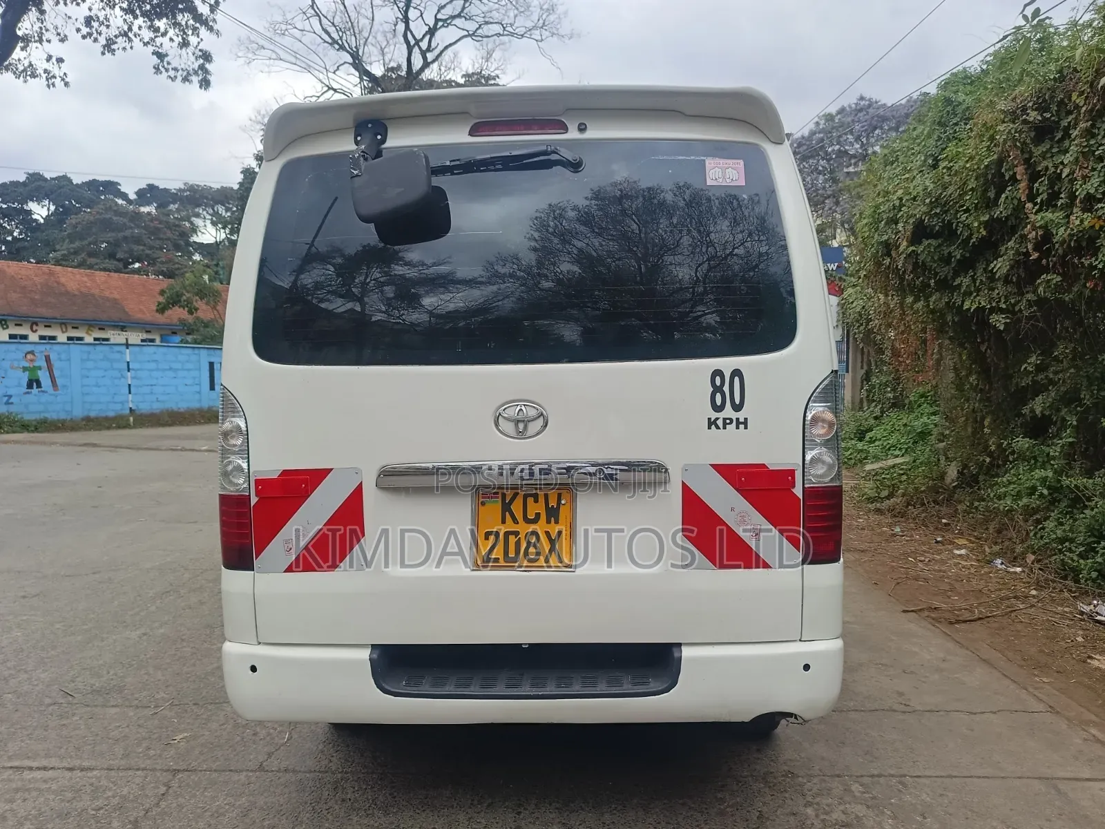Toyota HiAce 2012 White