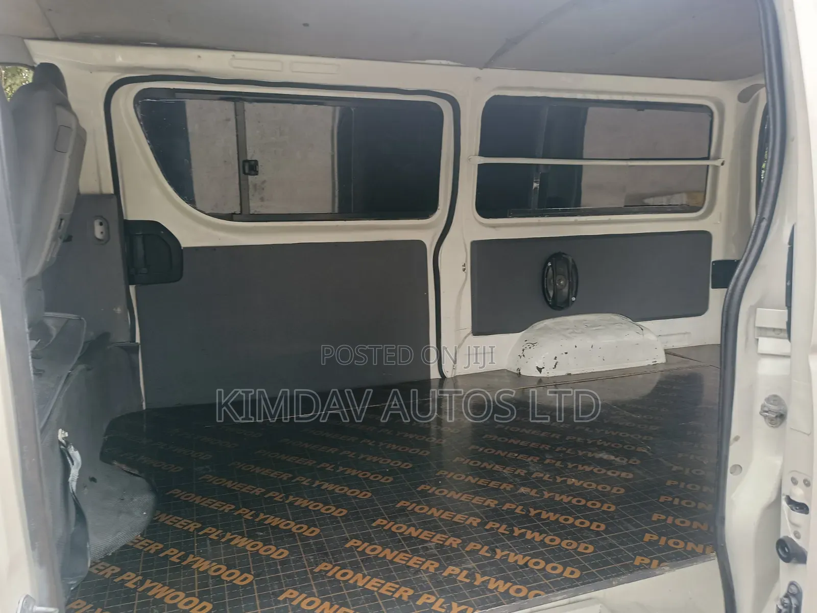 Toyota HiAce 2012 White