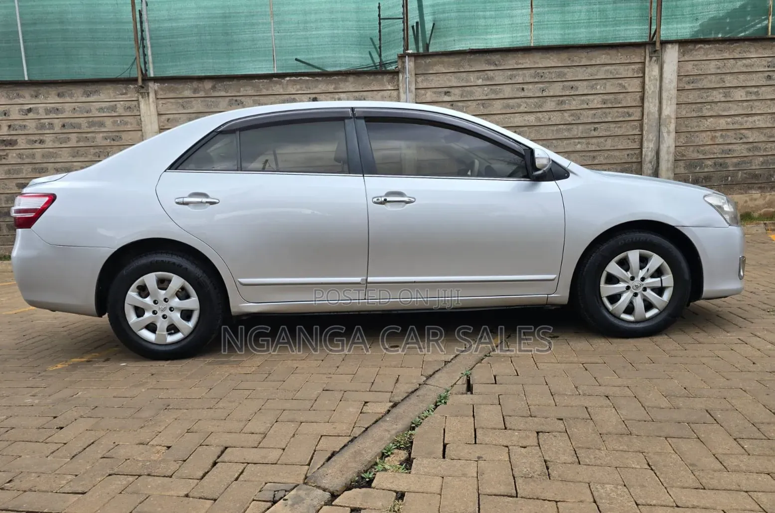 Toyota Premio 2012 Silver