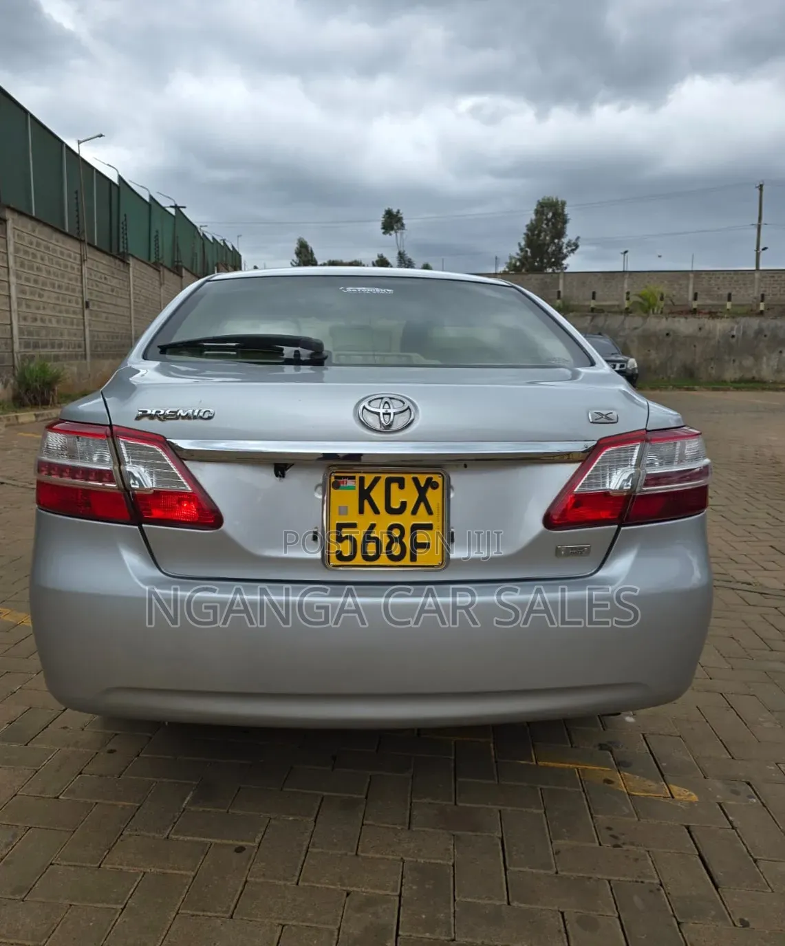Toyota Premio 2012 Silver