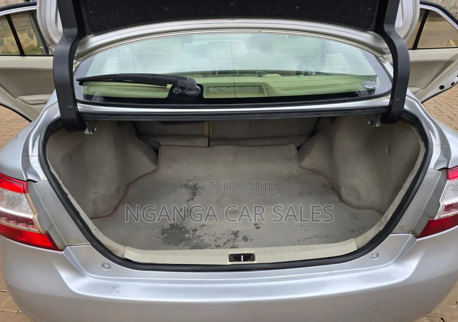 Toyota Premio 2012 Silver