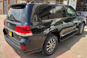 Toyota Land Cruiser 2016 Black