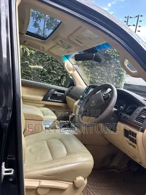 Toyota Land Cruiser 2016 Black