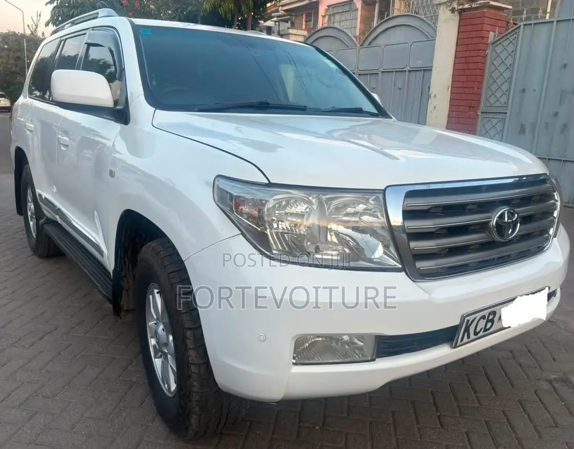 Toyota Land Cruiser 2007 White