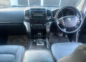 Toyota Land Cruiser 2007 White