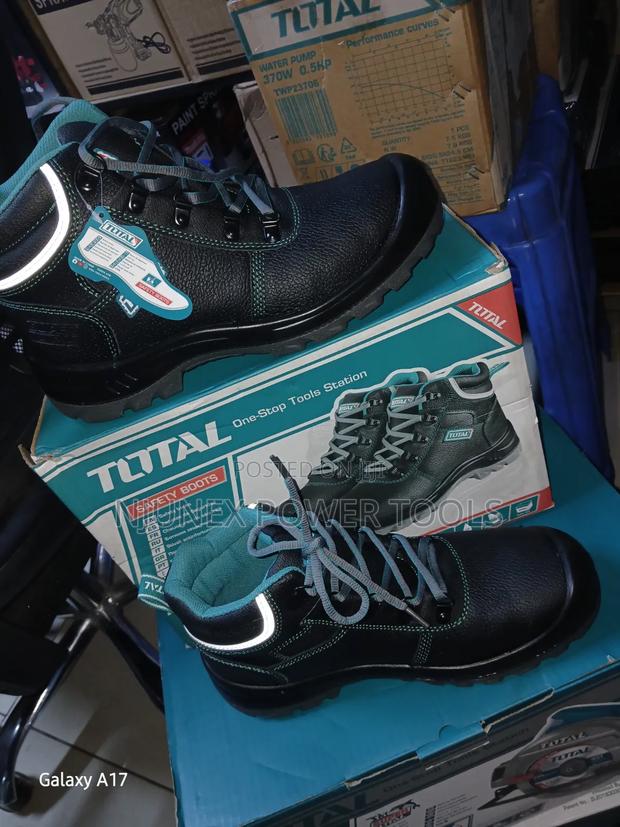 TOTAL Tools Safety Boots - main view