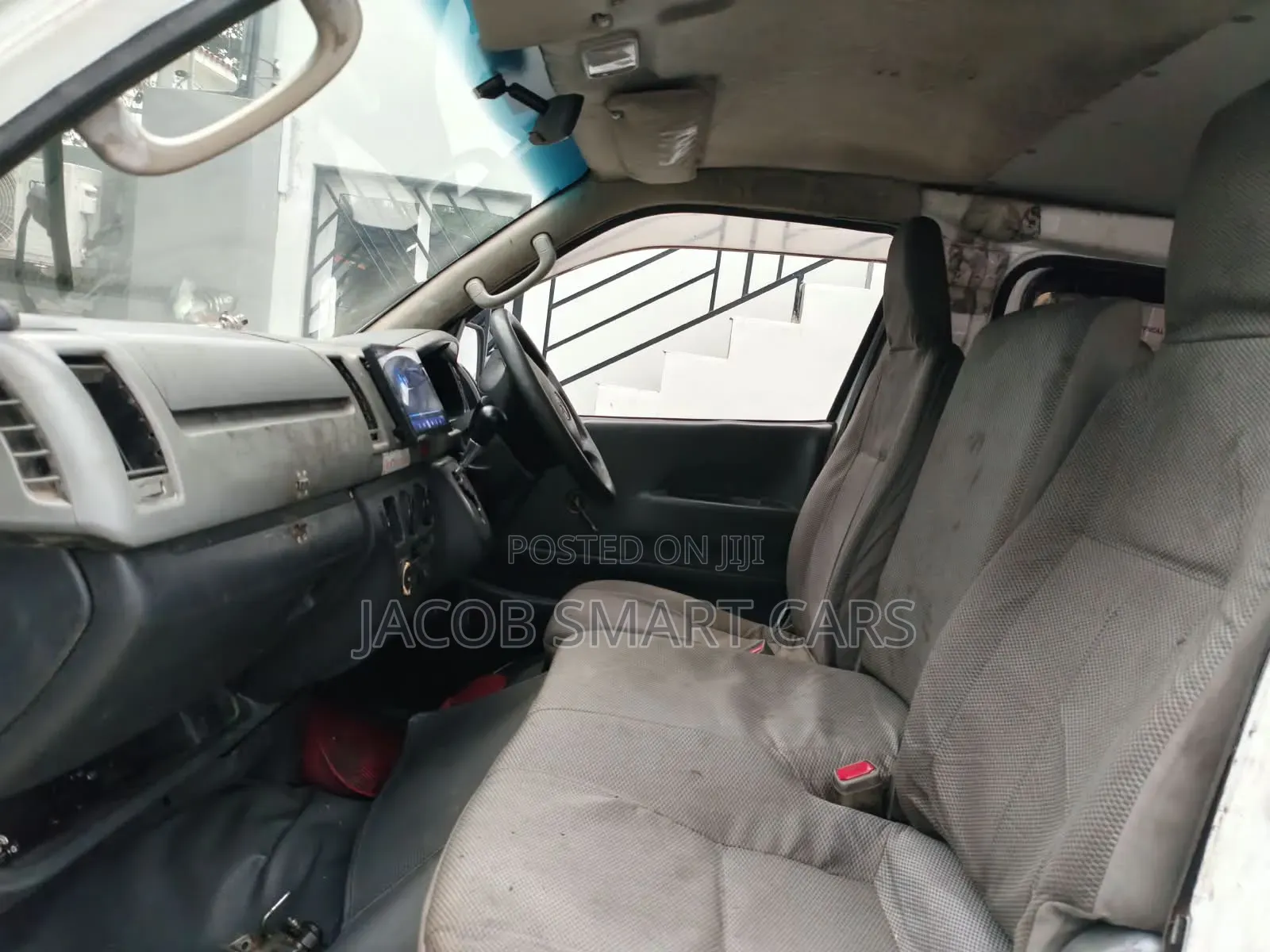 Toyota HiAce 2006 White