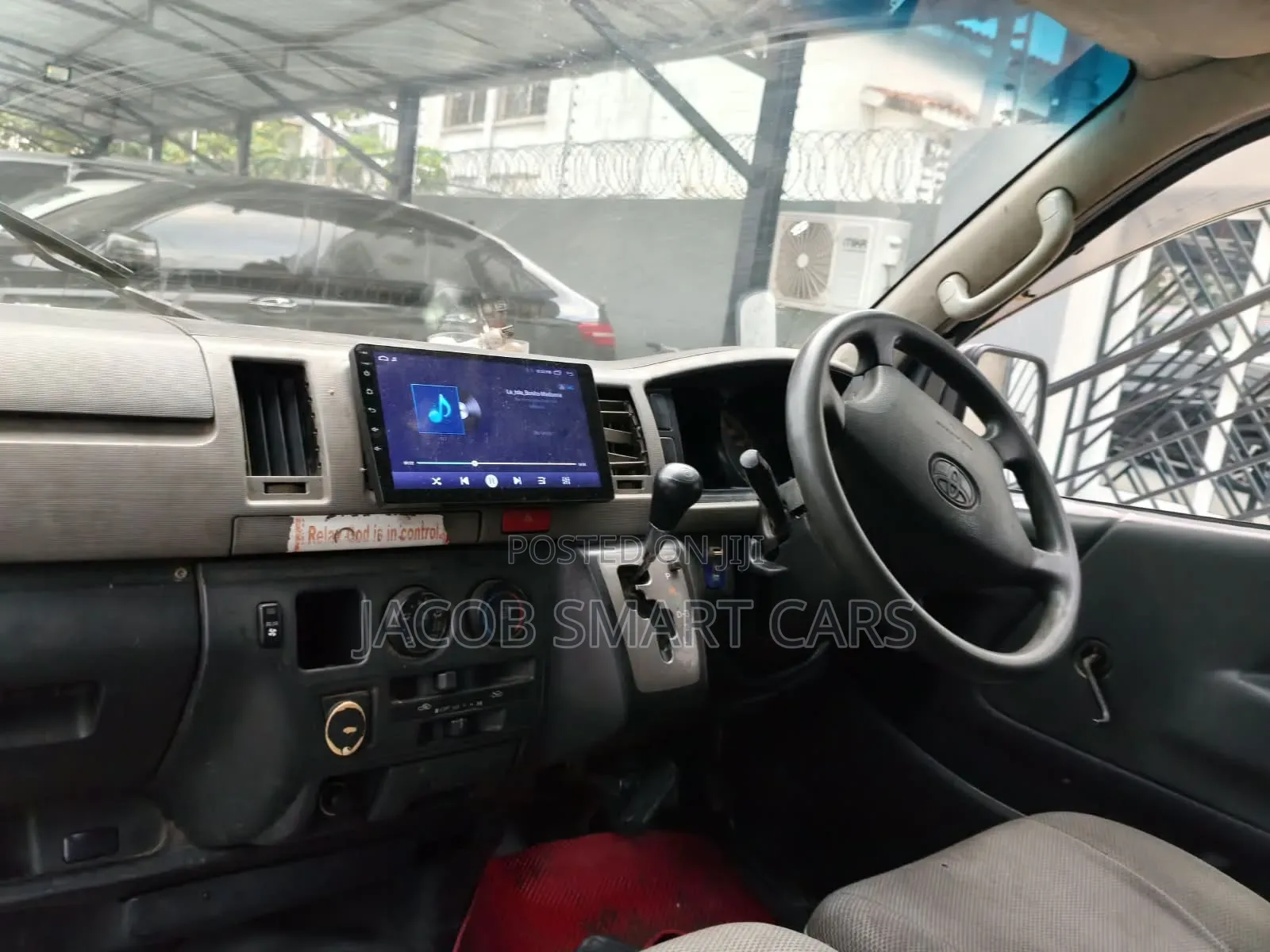 Toyota HiAce 2006 White
