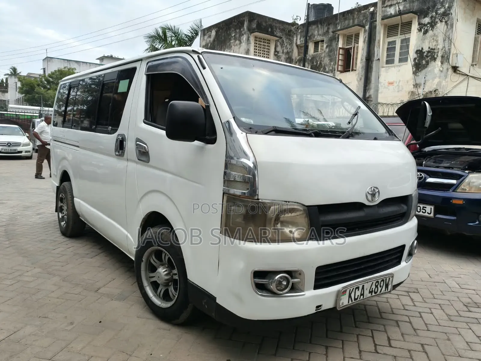 Toyota HiAce 2006 White
