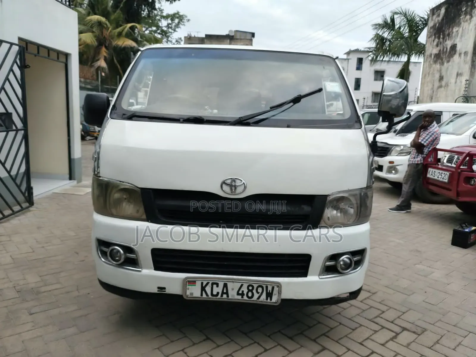 Toyota HiAce 2006 White