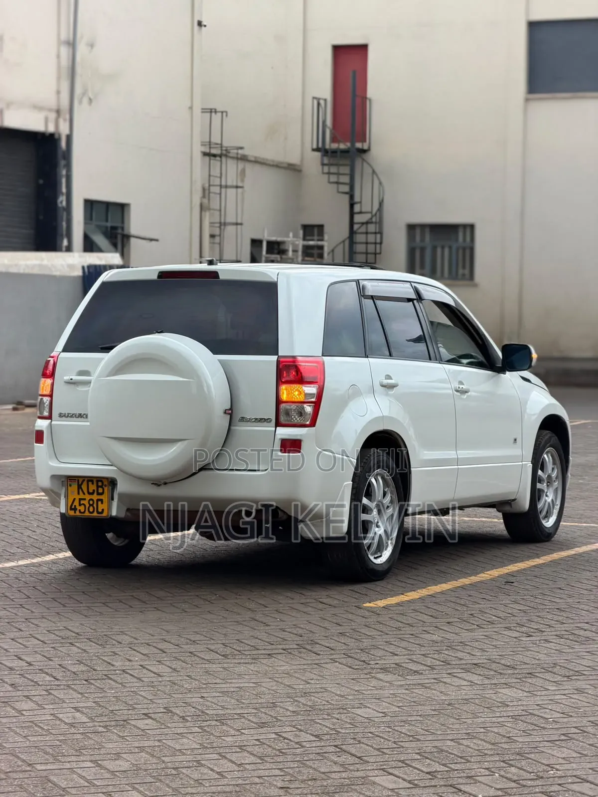 Suzuki Escudo 2008 White