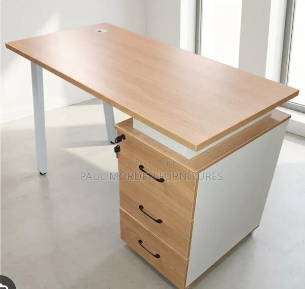 Modern White Office Table With Decent Drawers at 1.0m - thumbnail 2