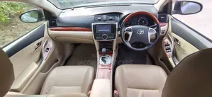 Toyota Premio 2016 Silver
