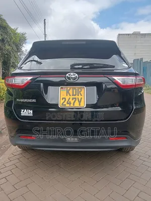Toyota Harrier 2.0 4WD 2017 Black