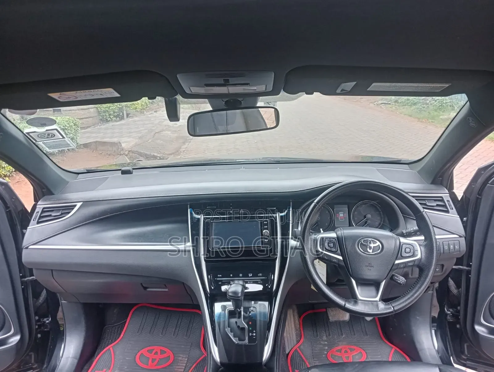 Toyota Harrier 2.0 4WD 2017 Black